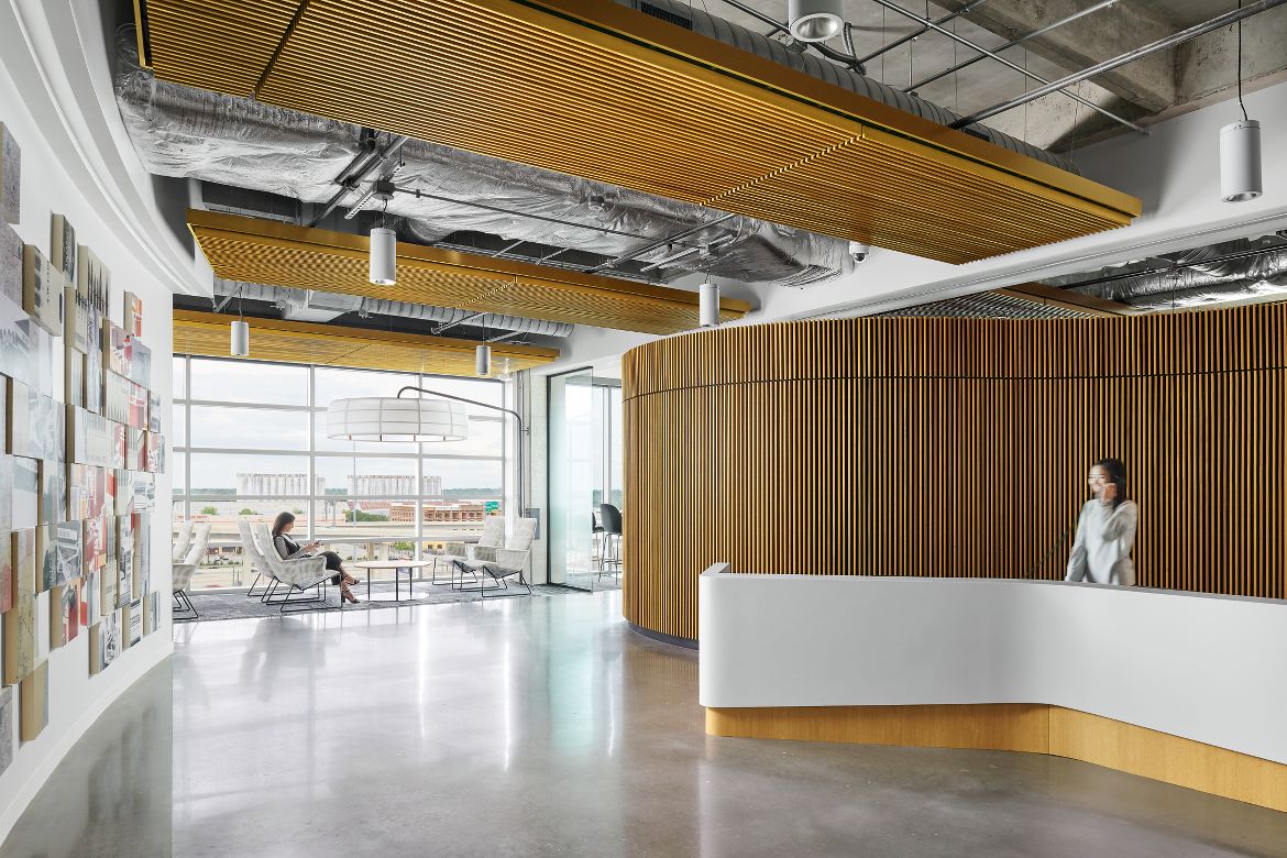 WOODWORKS Grille with Axiom Classic Trim / WOODWORKS Grille Walls with Flexible Backer