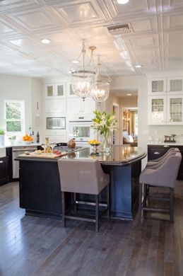 Traditional Open Concept Kitchen